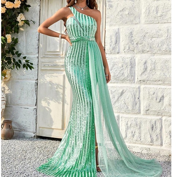 Luxe One Shoulder Pleated Party Prom Wedding Formal Dress - Picture 10 of 13